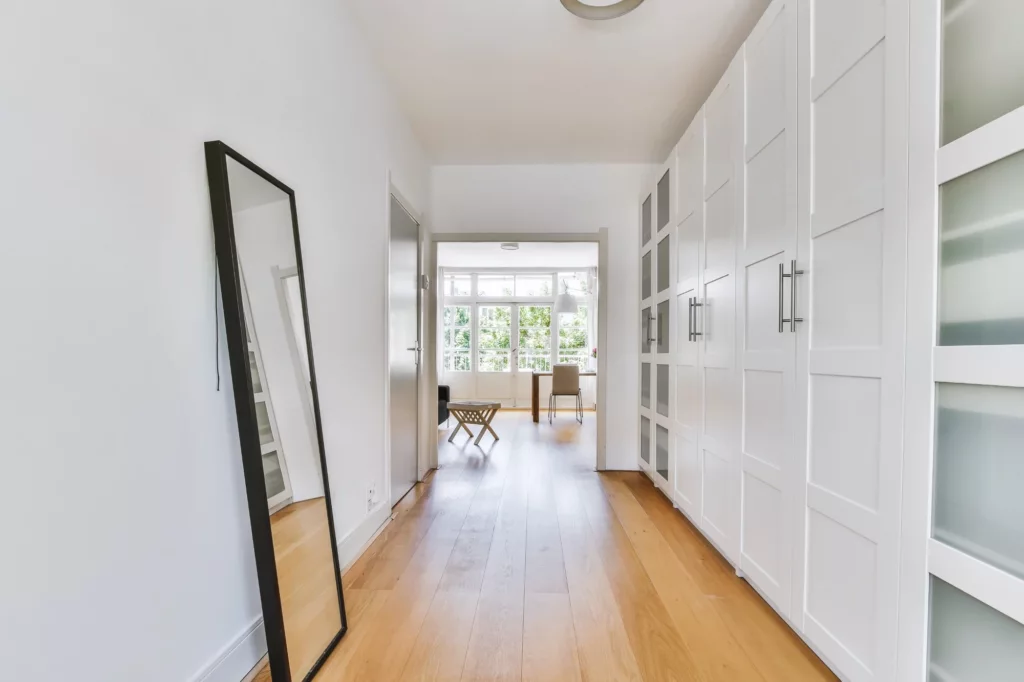 Linen & hallway storage